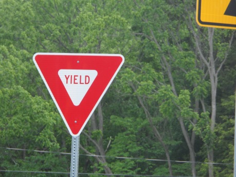 Yield_Sign_in_New_Hampshire